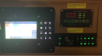 Ausgestattet mit leuchtenden Zifferblättern auf der Instrumententafel